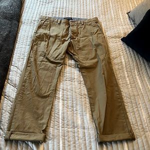 Banana Republic Men’s Khaki Chino Pants